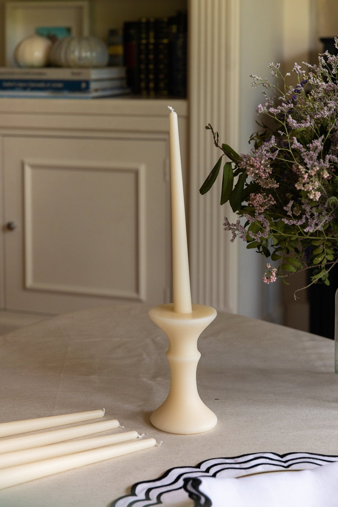 Candelabro cera y set 5 velas Blanco